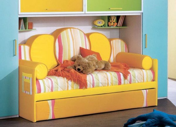 Как правильно выбрать диван для детской комнаты