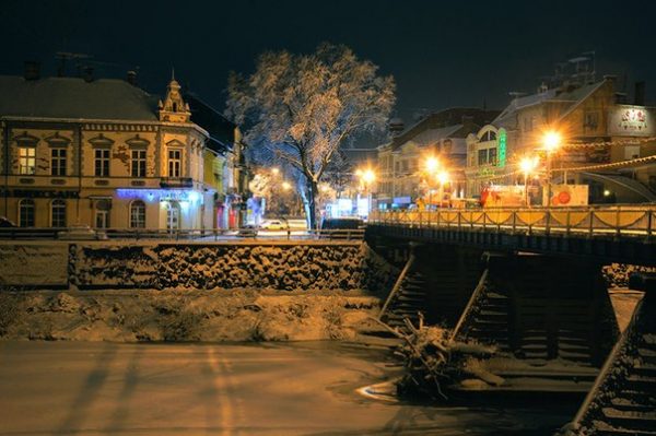 Львовский городской совет отсудила у арендаторов помещения бывшего кинотеатра в центре города