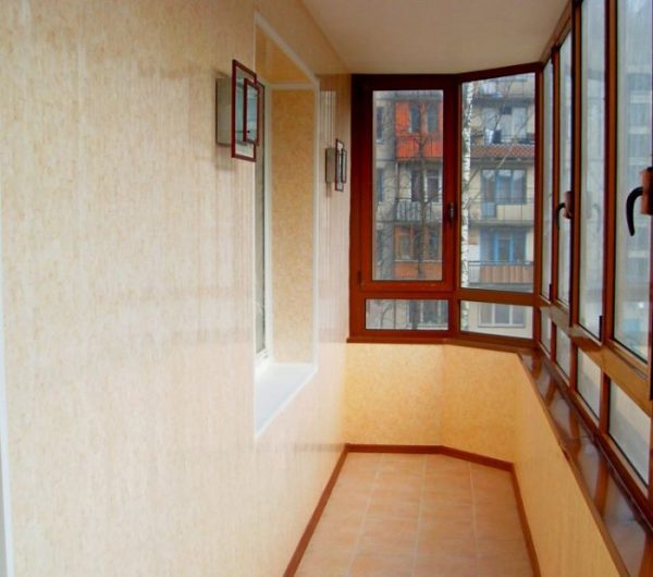 Остекление балконов: тепло и практично