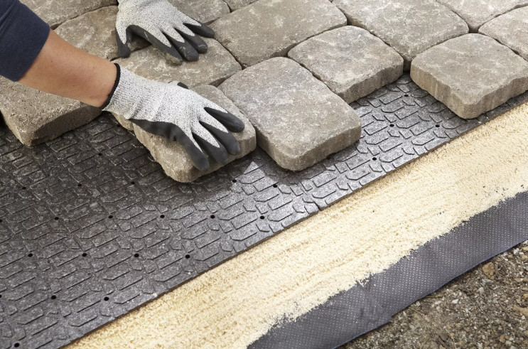 Почему гранитная тротуарная плитка лучше бетонной