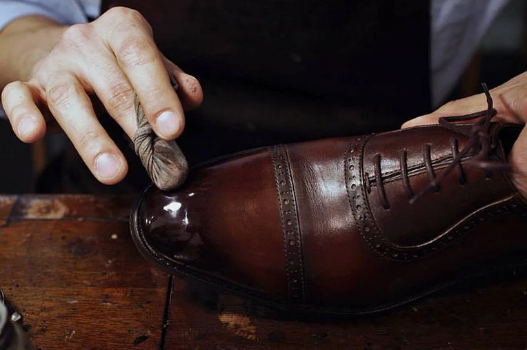 Искусство реставрации кожаной обуви
