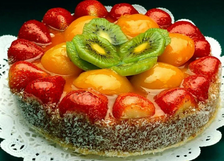 Пирог с персиками и клубникой. Рецепт с фото