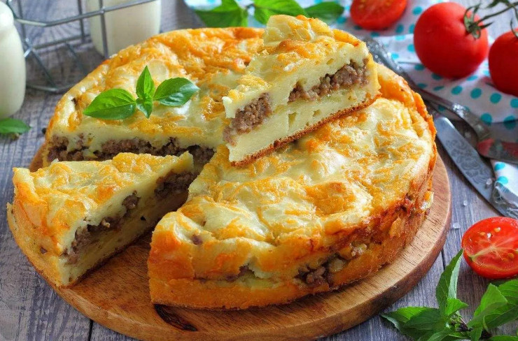 Шарлотка с картофелем и фаршем
