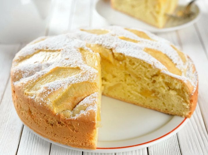 Рецепт шарлотки с яблоками на кефире